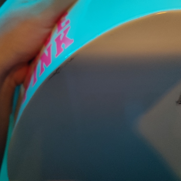 Vs pink display - Picture 7 of 8